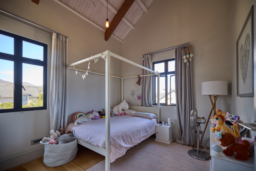 5 Bedroom Property for Sale in Lake Michelle Western Cape